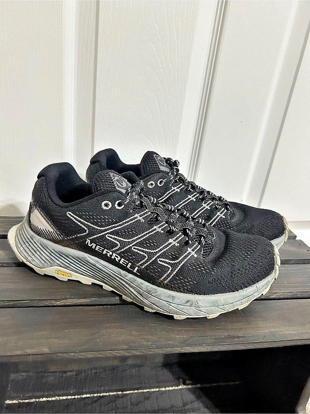 Merrell Women’s Moab Flight Trail Running & Hiking Shoes Sz 9